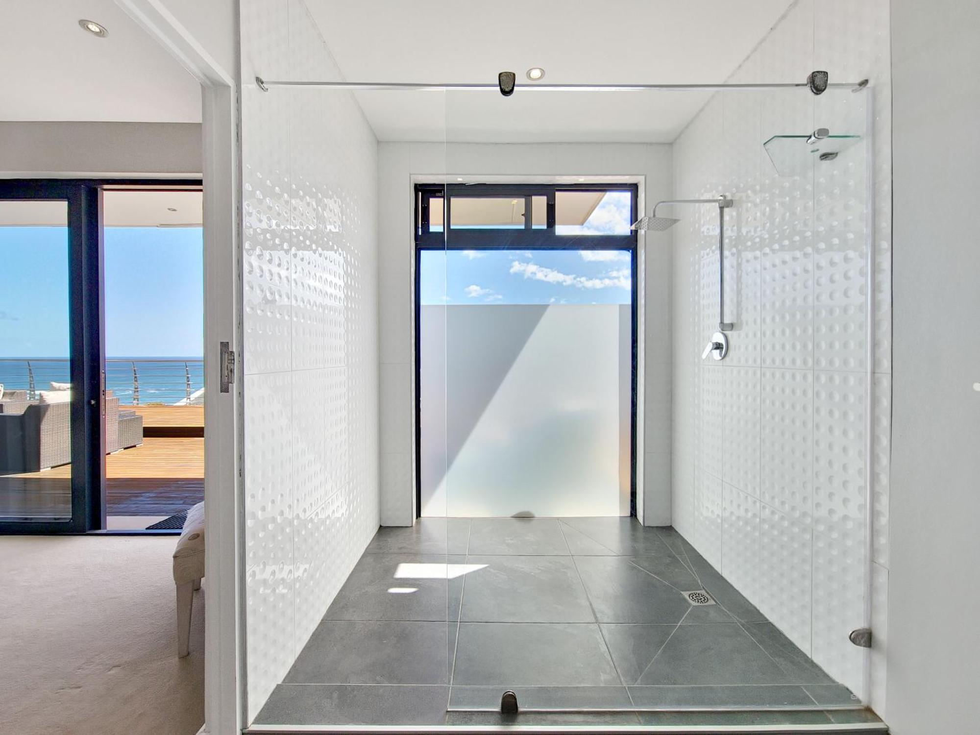 Blue Emerald Villa *